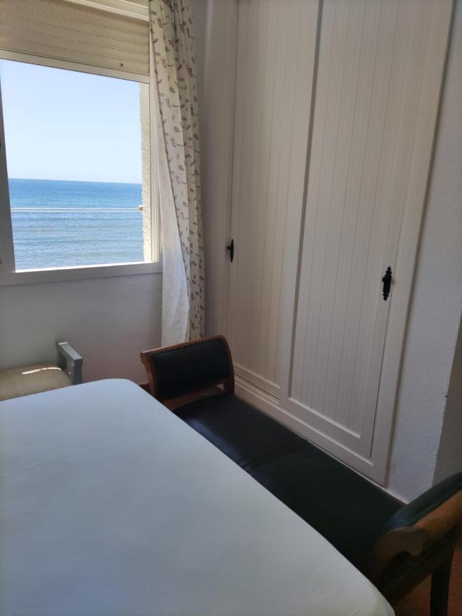 Canos De Meca Apartamento Frente Al Mar لوس كانيوس دي ميكا المظهر الخارجي الصورة